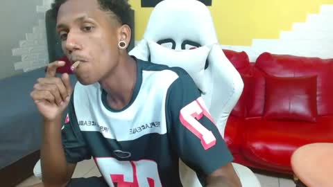 man_sant11 online show from 05-17-26, 04:47
