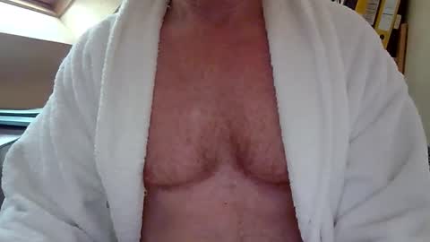 Snapshot of manbitcher chatting on 03-11-26, 09:37 manbitcher online show from 03-11-26, 09:37