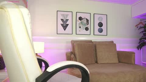 Snapshot of mandycollins_ chatting on 03-27-26, 11:32 Mandy Collins online show from 03-27-26, 11:32