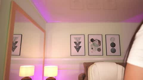 Snapshot of mandycollins_ chatting on 04-04-26, 11:40 Mandy Collins online show from 04-04-26, 11:40