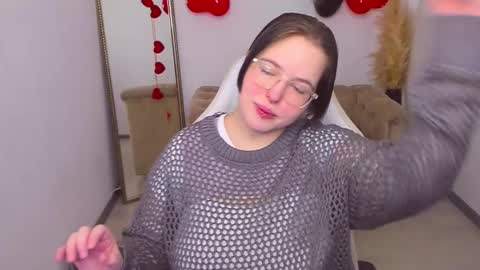 manic_pixie_ online show from 02-11-26, 04:01