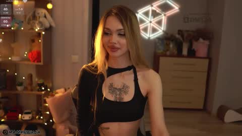 Amelie online show from 10-11-25, 08:40