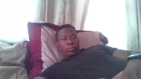 Snapshot of manofstate chatting on 09-28-25, 07:03 Mano online show from 09-28-25, 07:03