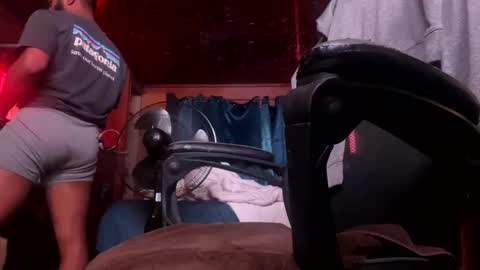 manohsteel1 online show from 10-28-25, 03:43