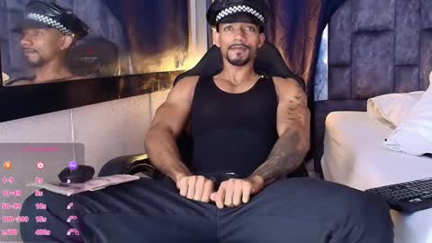 Snapshot of manolo_hot1 chatting on 02-14-25, 02:44 Manolo Hot 1 online show from 02-14-25, 02:44