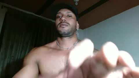 Snapshot of manolofitt chatting on 03-29-26, 06:08 Manolo online show from 03-29-26, 06:08