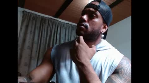 Snapshot of manolofitt chatting on 04-19-26, 04:17 Manolo online show from 04-19-26, 04:17