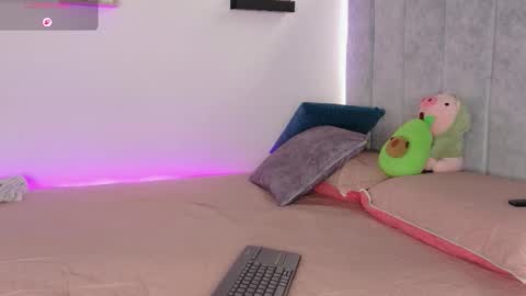 Manu  online show from 03-26-26, 05:51