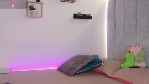 Manu  online show from 05-02-26, 04:12