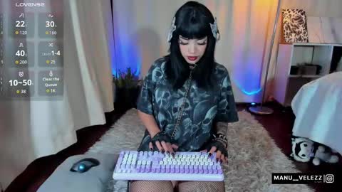 Manu Velez  online show from 10-23-25, 05:29