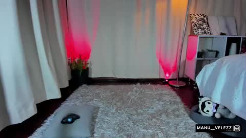 Manu Velez  online show from 10-26-25, 06:41