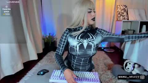 Manu Velez  online show from 10-27-25, 05:11