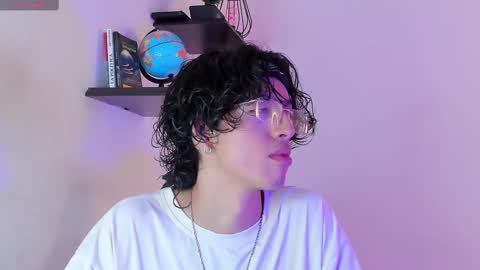 Manuel online show from 09-21-25, 03:08