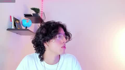 Manuel online show from 10-06-25, 03:37