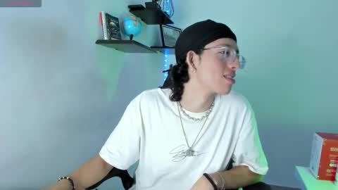 Manuel online show from 11-06-25, 02:34