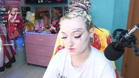 Manuela online show from 02-02-25, 08:19