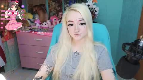 Manuela online show from 03-09-25, 08:21