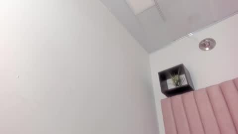 Snapshot of manuela_zapata chatting on 10-27-25, 03:10 manu 3 online show from 10-27-25, 03:10