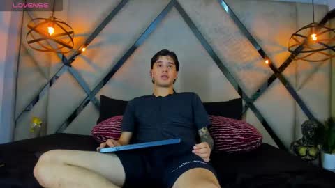 Manuel online show from 03-13-26, 05:03