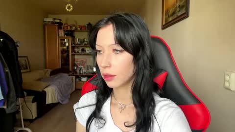 Snapshot of manvongxay chatting on 06-07-26, 06:39 Emma online show from 06-07-26, 06:39