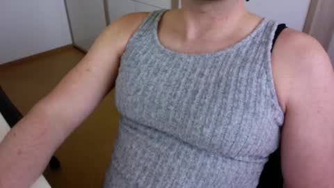 Snapshot of manwomencoming chatting on 04-03-26, 11:30 undecided online show from 04-03-26, 11:30