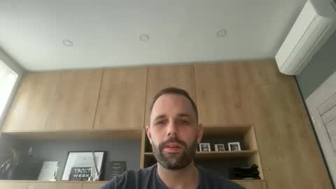 manynaaamess online show from 10-24-25, 09:28