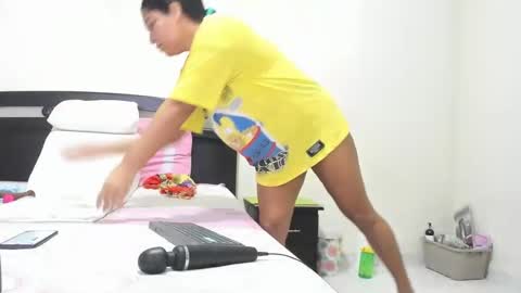 Mara online show from 10-05-25, 02:37