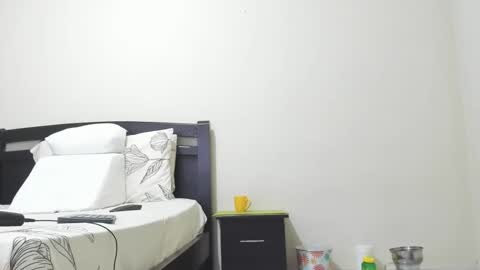 Mara online show from 10-22-25, 02:39