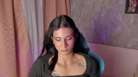 Snapshot of mara_friendboy chatting on 01-11-25, 10:40 Mara online show from 01-11-25, 10:40