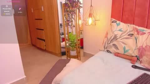 Mara online show from 10-25-25, 05:19