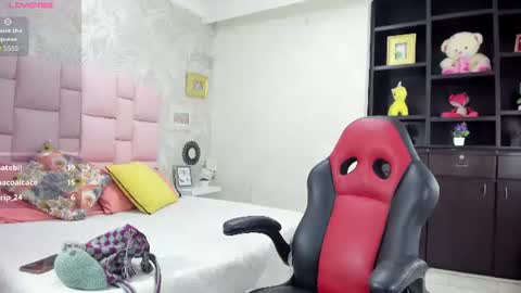 mara_summerr online show from 06-11-26, 12:32