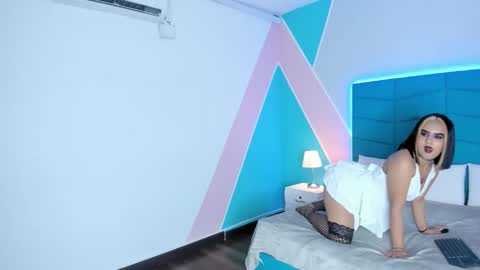 mara_winters_ online show from 10-29-25, 02:52