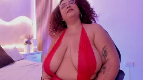 Mrs. Sweet online show from 05-01-26, 02:27