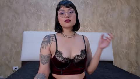 Snapshot of maracrawford chatting on 10-14-25, 12:50 maracrawford online show from 10-14-25, 12:50
