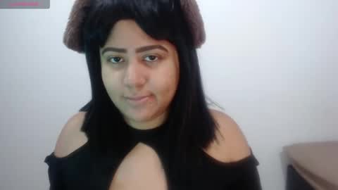 Snapshot of marasilk chatting on 09-17-25, 12:40 Mara Silk online show from 09-17-25, 12:40