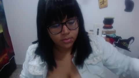 Snapshot of marasilk chatting on 10-12-25, 12:04 Mara Silk online show from 10-12-25, 12:04