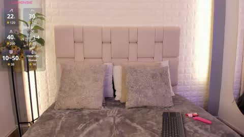 Mara online show from 02-25-26, 04:44