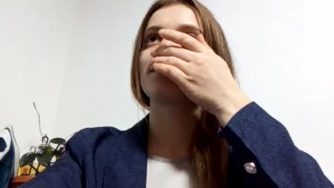 marcelabodi online show from 12-17-25, 04:13