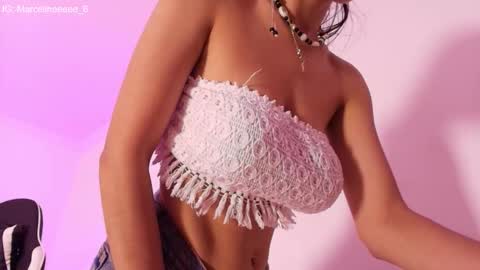 Snapshot of marcelinee__ chatting on 10-20-25, 09:59 Marce  online show from 10-20-25, 09:59