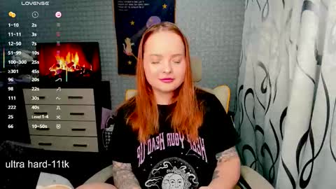 Snapshot of marcelinepeach chatting on 03-25-26, 03:18 Sara online show from 03-25-26, 03:18