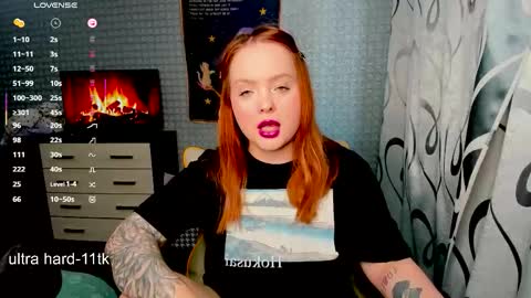 Snapshot of marcelinepeach chatting on 03-26-26, 12:33 Sara online show from 03-26-26, 12:33