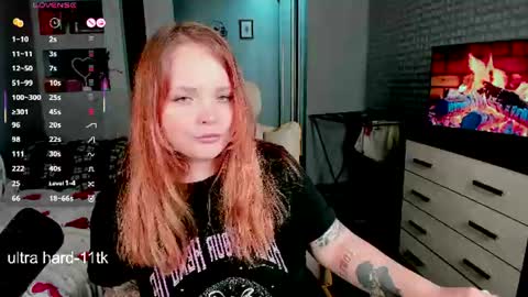 Snapshot of marcelinepeach chatting on 06-14-26, 02:24 Sara online show from 06-14-26, 02:24