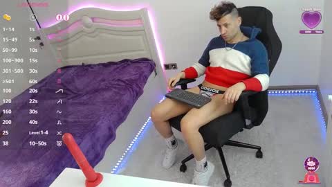 Snapshot of marco_athlete chatting on 02-10-25, 07:15 silas online show from 02-10-25, 07:15