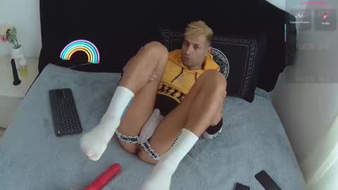 Snapshot of marco_athlete chatting on 10-31-25, 07:09 silas online show from 10-31-25, 07:09