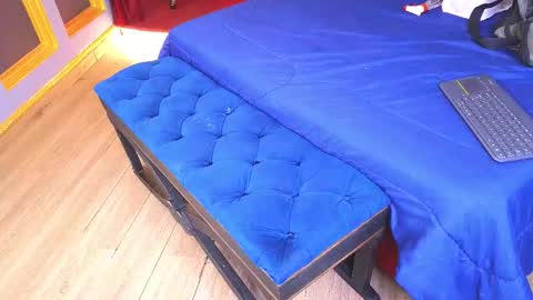 Snapshot of marcovitto chatting on 10-18-25, 11:44 marcovitto online show from 10-18-25, 11:44