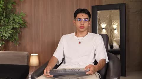 Snapshot of marcoyethan chatting on 10-06-25, 04:43 Marco and Ethan online show from 10-06-25, 04:43