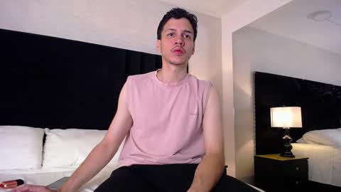 Snapshot of marcus_hanks chatting on 01-31-25, 04:03 Marcus Hanks online show from 01-31-25, 04:03