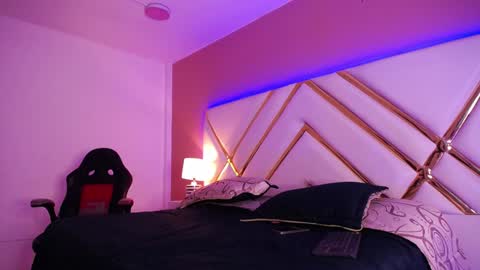 Snapshot of marcus_hanks chatting on 02-03-25, 05:07 Marcus Hanks online show from 02-03-25, 05:07