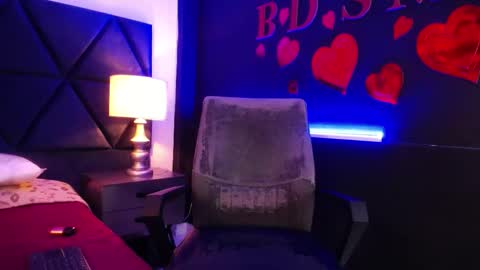 Snapshot of marcus_hanks chatting on 03-02-25, 07:32 Marcus Hanks online show from 03-02-25, 07:32