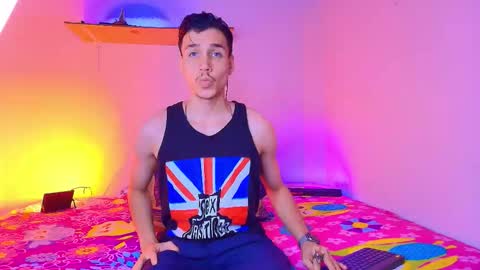 Snapshot of marcus_hanks chatting on 10-27-25, 04:05 Marcus Hanks online show from 10-27-25, 04:05